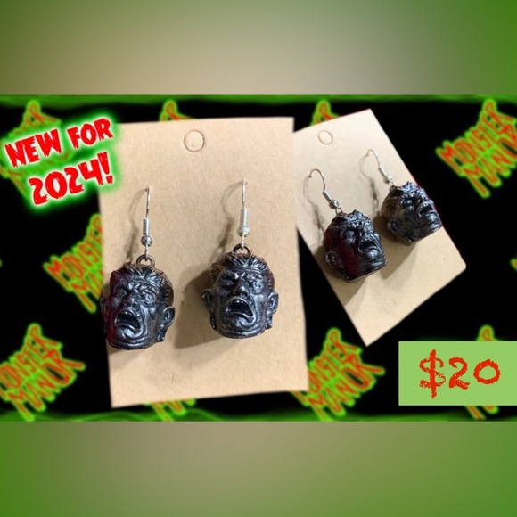Universal classic monsters hunchback of notre dame earrings‎ - Picture 1 of 1